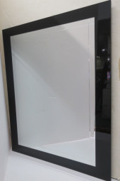 STRIKING BLACK FRAMED MID CENT