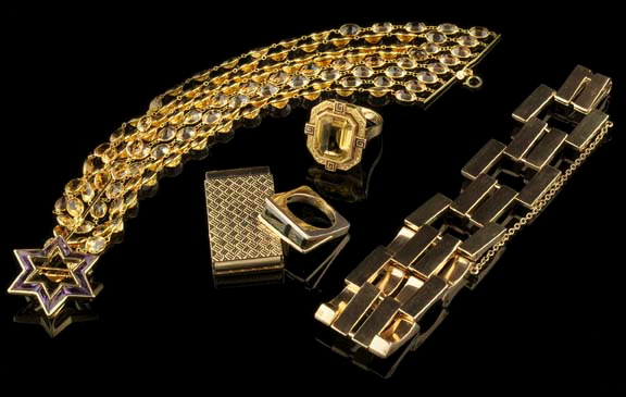 Striking Fourteen-Karat Yellow Gold