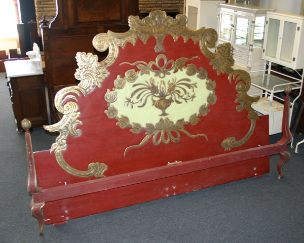 Striking vintage decorator carved