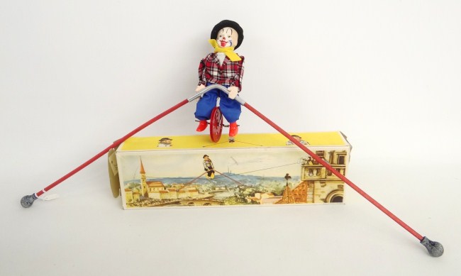 String balance toy ''Fewo Co.''.