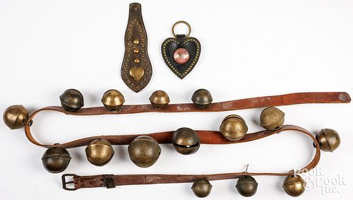STRING OF GRADUATED BRASS SLEIGH