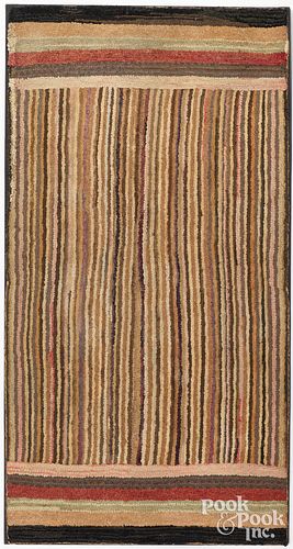STRIPED HOOKED RUGLarge striped