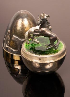 Stuart Devlin (1931-2018), a silver