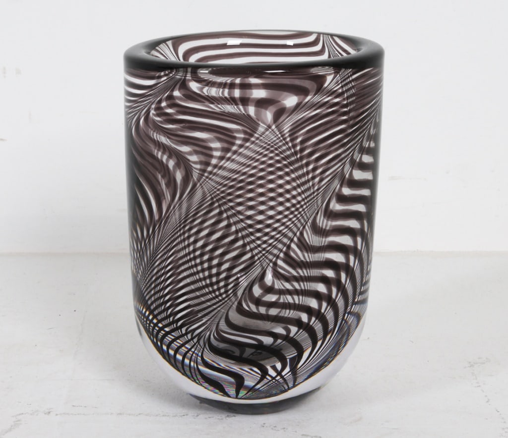 STUDIO AHUS SWEDISH ART GLASS