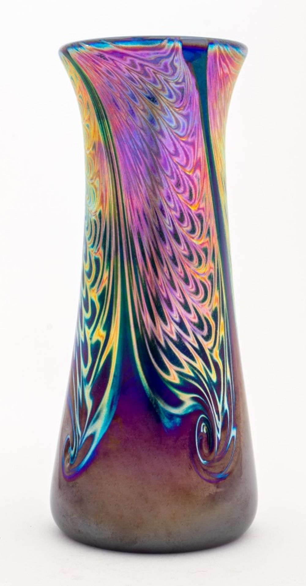 STUDIO ART GLASS IRIDESCENT