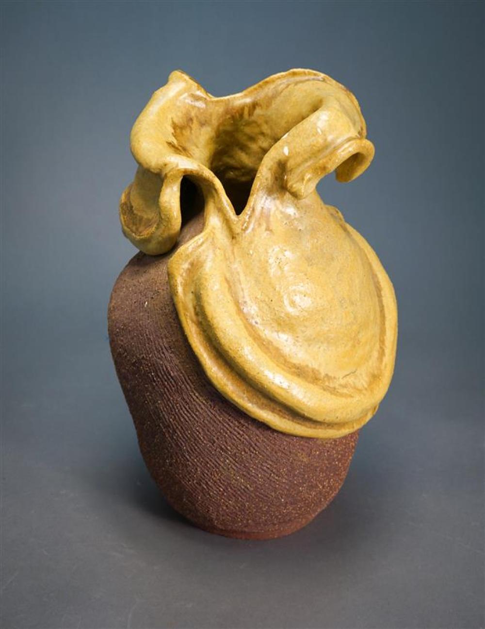 STUDIO ART POTTERY VASE, H: 18