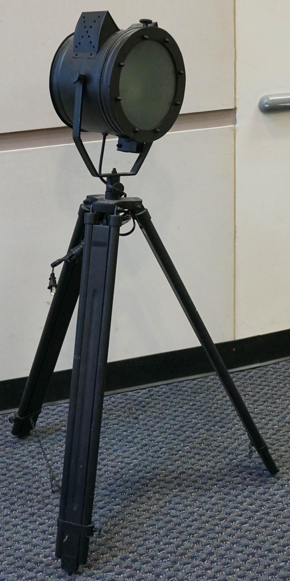STUDIO-TYPE ADJUSTABLE BLACK TRIPOD