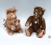 STUFFED RABBIT & BEAR: Compris