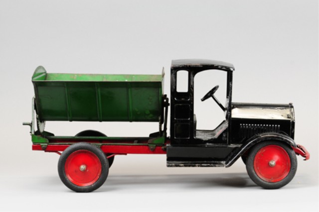 STURDITOY SIDE DUMP TRUCK C. 1926
