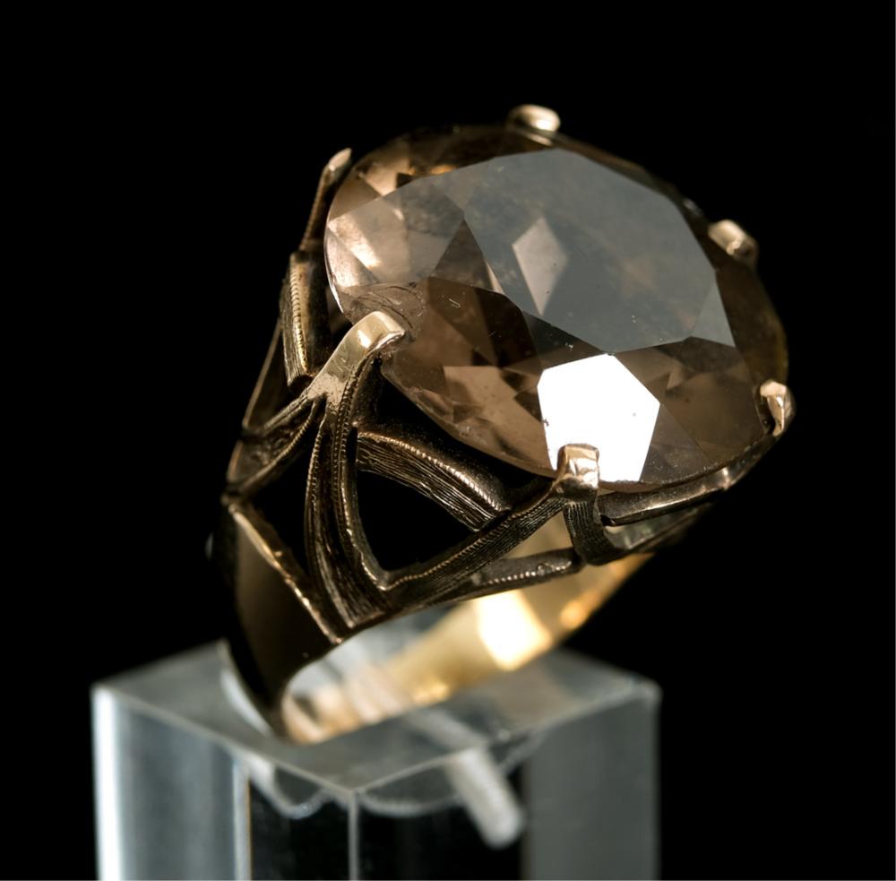 SUBSTANTIAL 14K YG SMOKEY