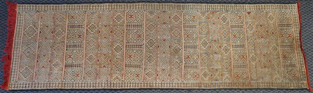 SUMAC RUNNER, 7 FT 11 IN X 2 FT 5