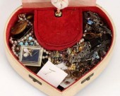 Sundry costume jewellery and c