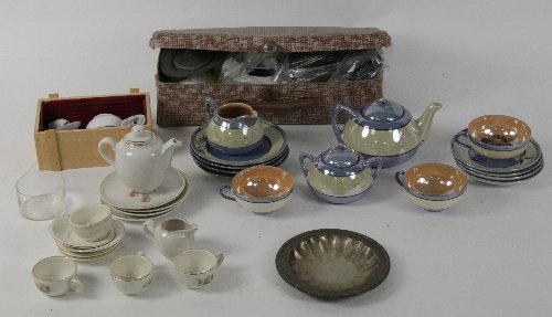 Sundry dolls tea services