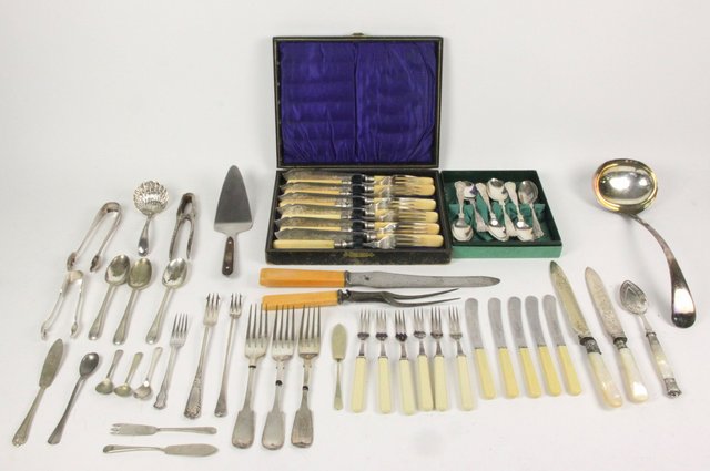 Sundry plated flatware