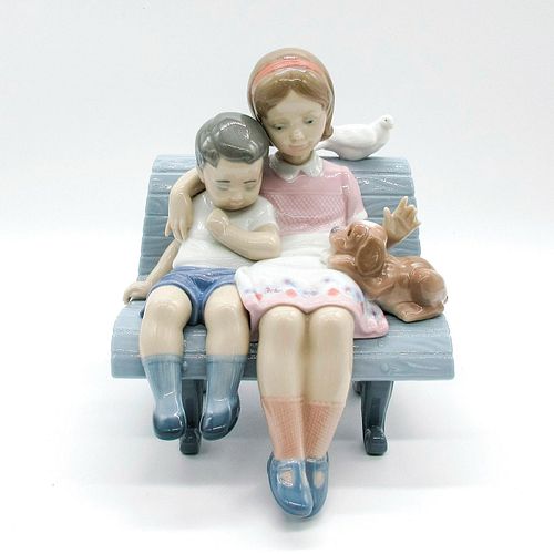 SURROUNDED BY LOVE 1006446 - LLADRO