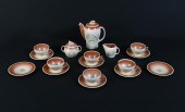 SUSIE COOPER TEA SET: Comprisi