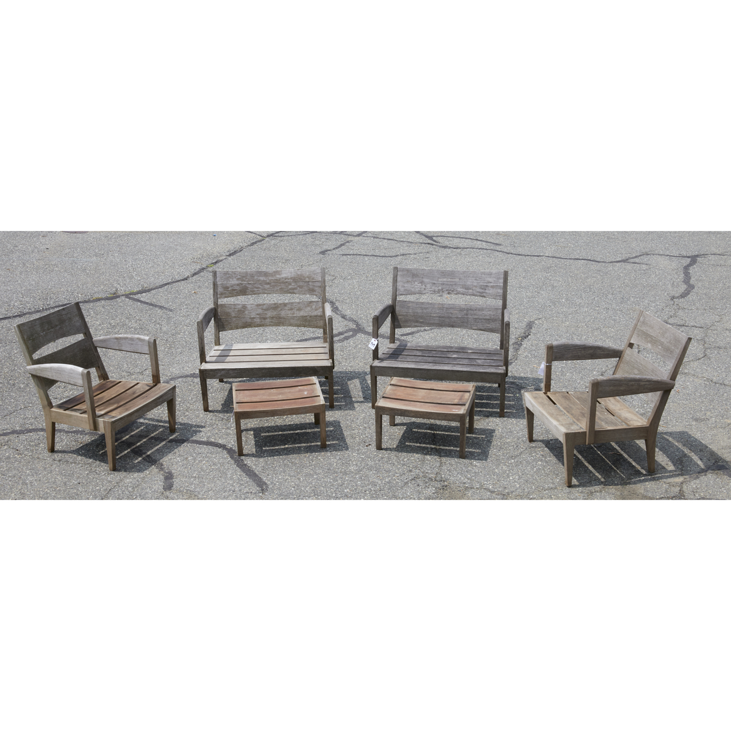 SUTHERLAND TEAK OUTDOOR SEATING