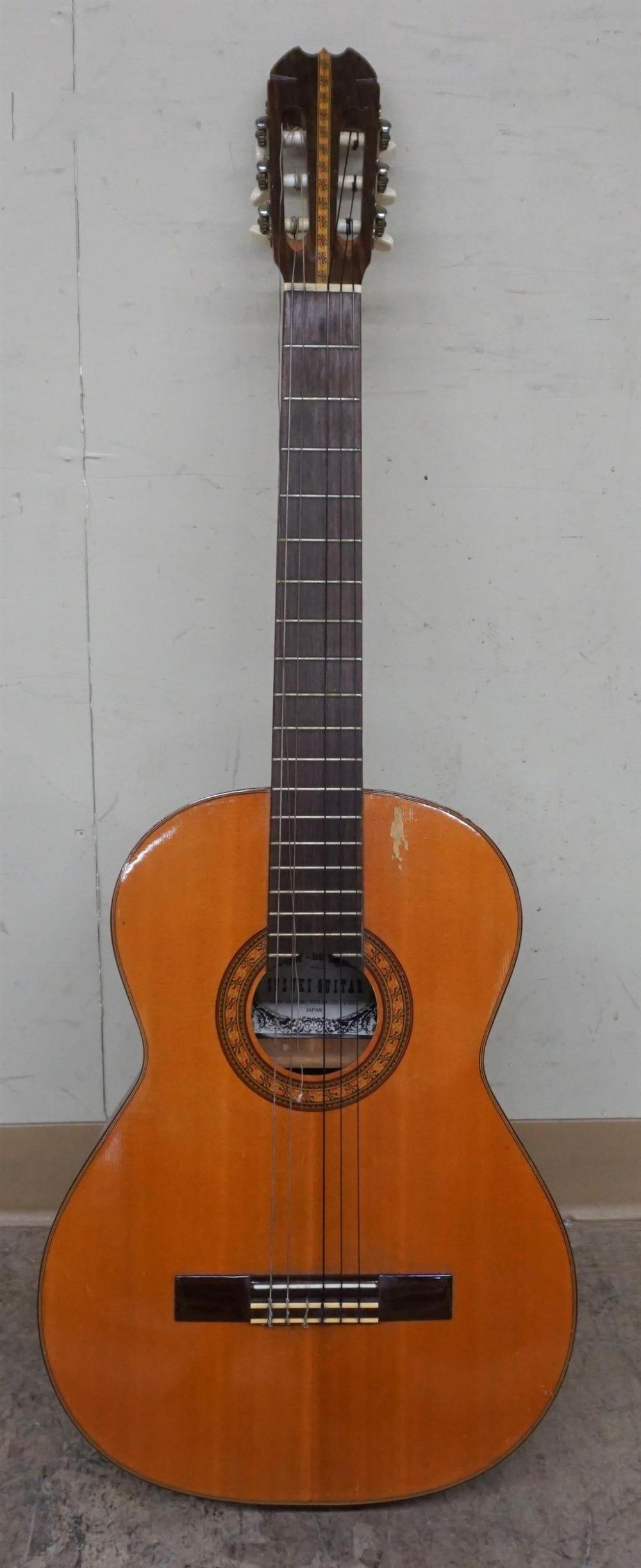 SUZUKI ACOUSTIC FRUITWOOD GUITAR,