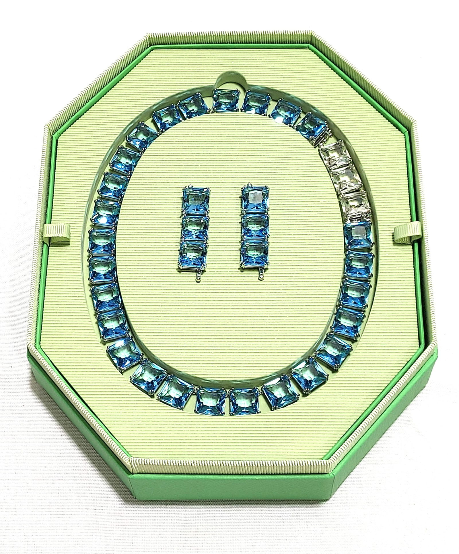 SWAROVSKI BLUE MILLENIA NECKLACE