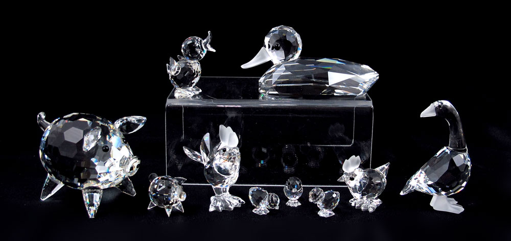 SWAROVSKI CRYSTAL FIGURES: 8 (10)
