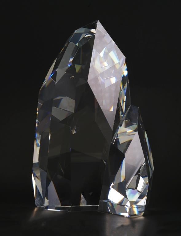 SWAROVSKI CRYSTAL SCULPTURE ILULIAC