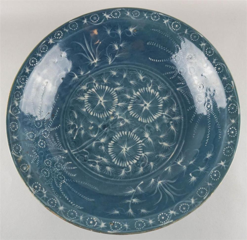 SWATOW BLUE GROUND SLIP-DECORATED
