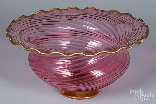 SWIRL RUBY GLASS CENTERPIECE