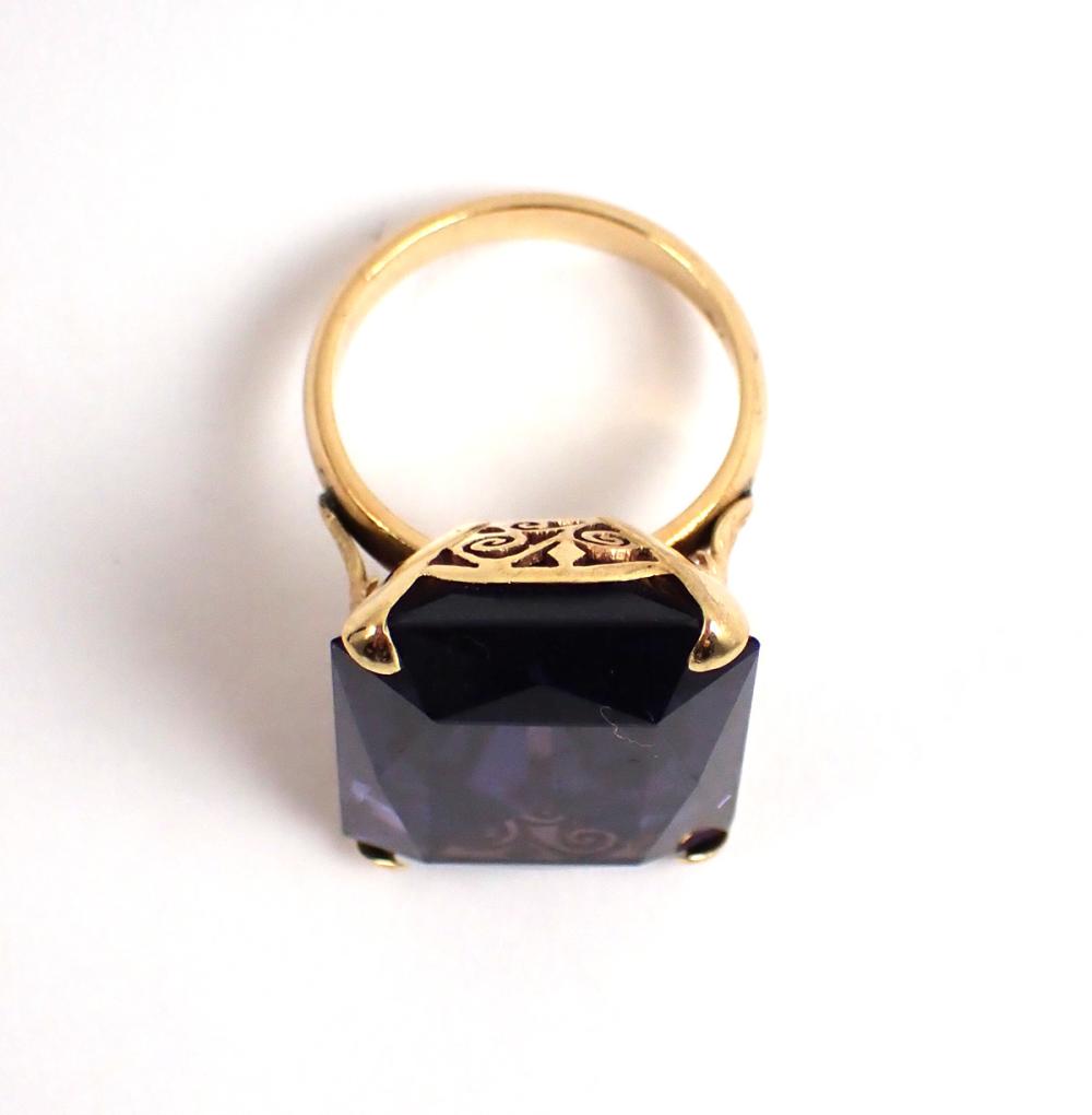 SYNTHETIC ALEXANDRITE AND
