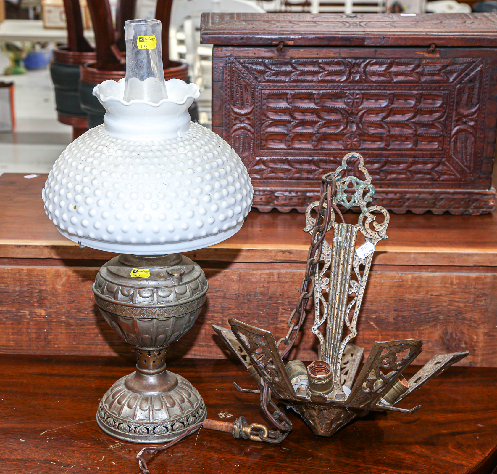 TABLE LAMP & CEILING FIXTURE
