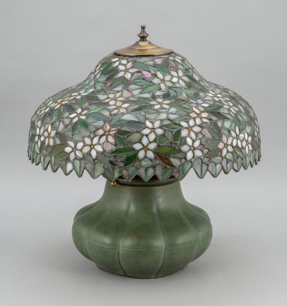 TABLE LAMP WITH LEADED GLASS