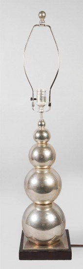 TABLE LAMP WITH STACKED METAL