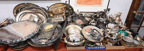 TABLE LOT OF SILVERPLATE, TO
