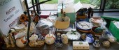 TABLE LOT WITH ASSORTED CERAMI
