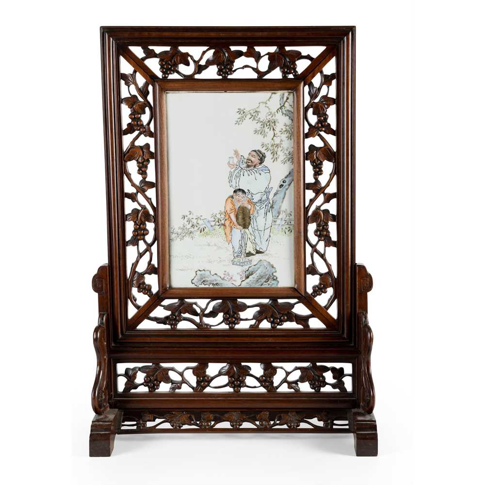 TABLE SCREEN WITH FAMILLE ROSE