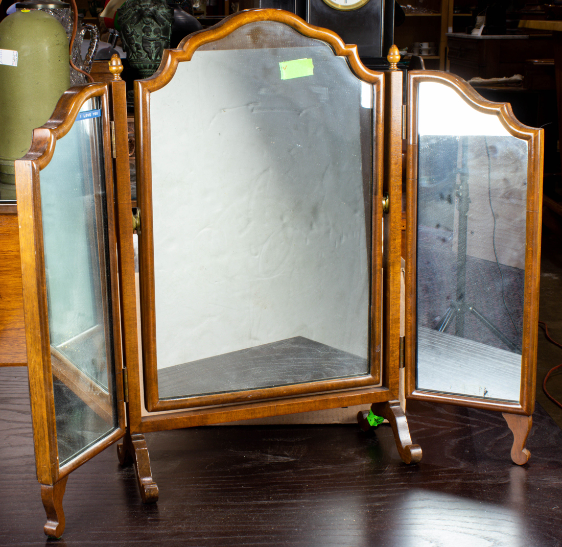 TABLE TOP FOLDING VANITY MIRROR