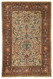 Tabriz or Kashan rug, extensiv