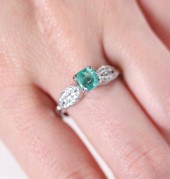 TACORI 18K WG CHRYSOPRASE & 1C