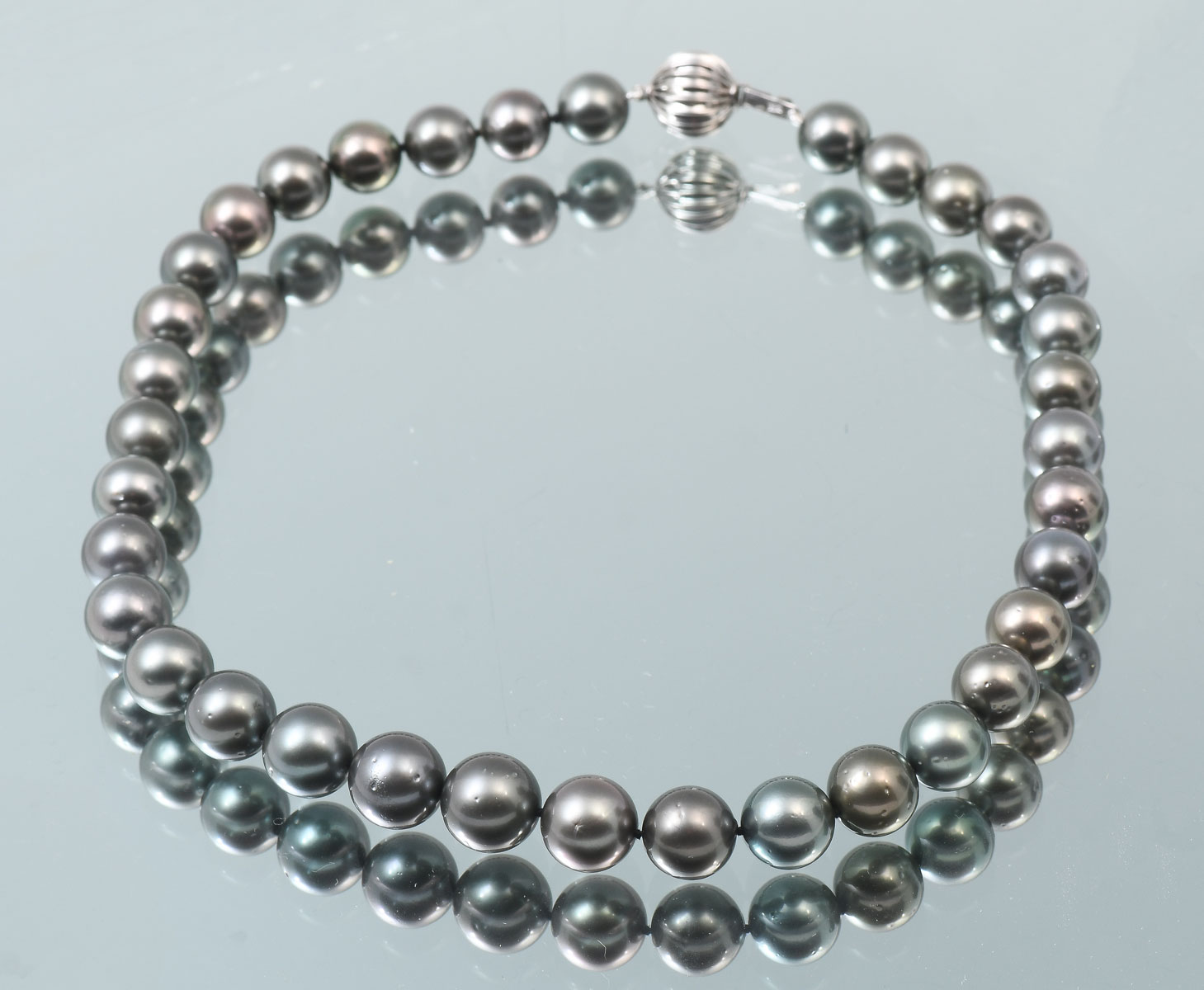 TAHITIAN BLACK PEARL NECKLACE: