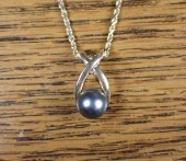 TAHITIAN PEARL AND YELLOW GOLD