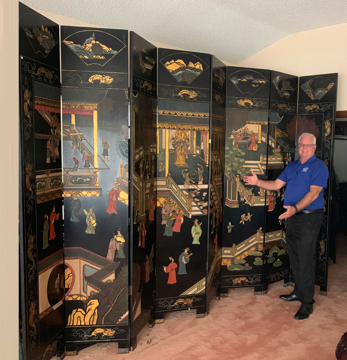 TALL 8 PANELED CHINESE LACQUERED