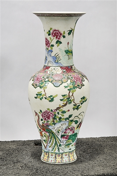 Tall Chinese famille verte