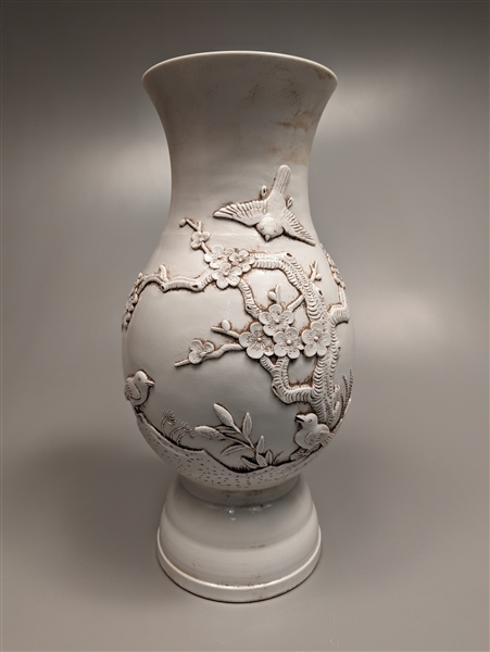 Tall Chinese Qianlong-style