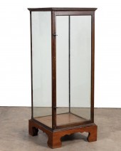TALL CHINOISERIE WOOD AND GLAS