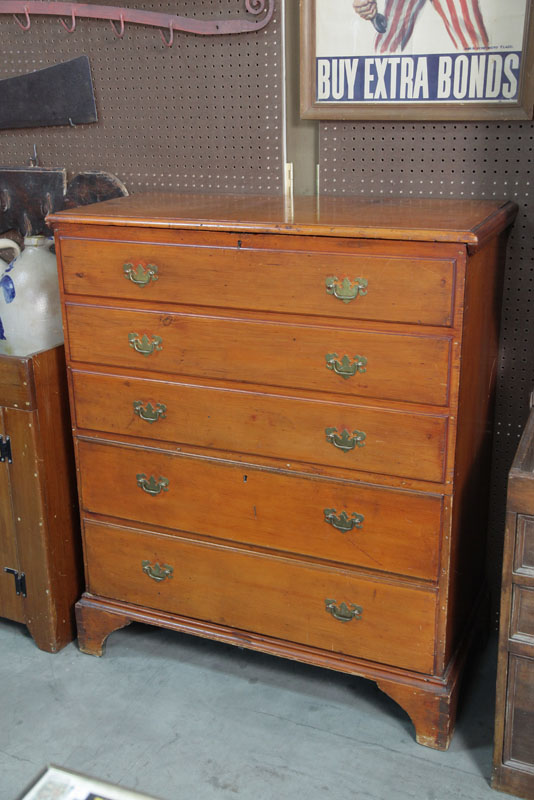 TALL MULE CHEST. Pine having a lift