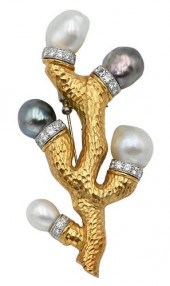 TAMBETTI 18 KARAT GOLD BROOCH,