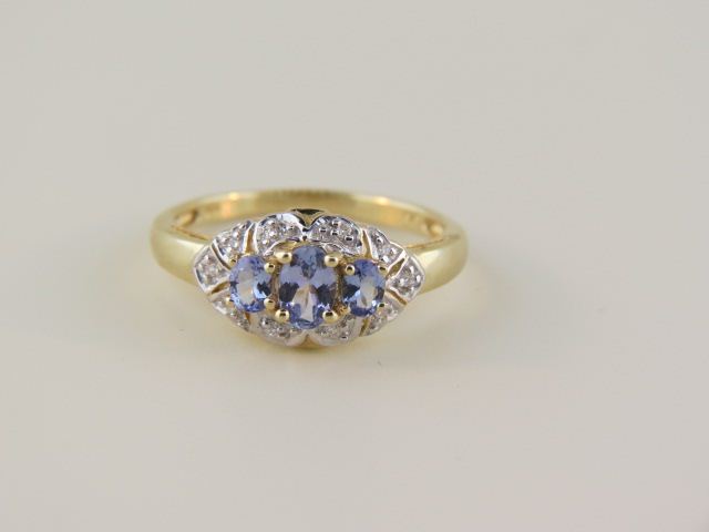 Tanzanite & Diamond Ring 3 oval