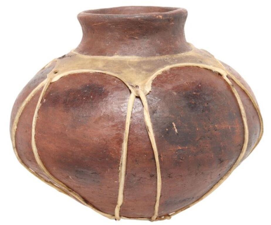 TARAHUMARA TERRACOTTA POTTERY OLLA,