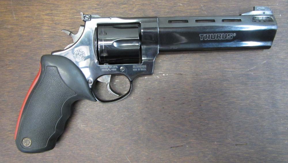 TAURUS "RAGING BULL" DOUBLE