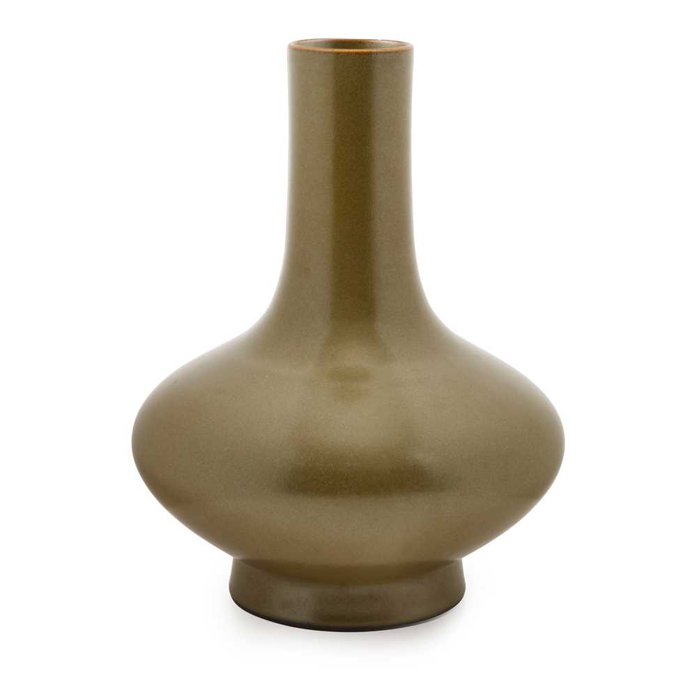 TEA-DUST-GLAZED VASE QING