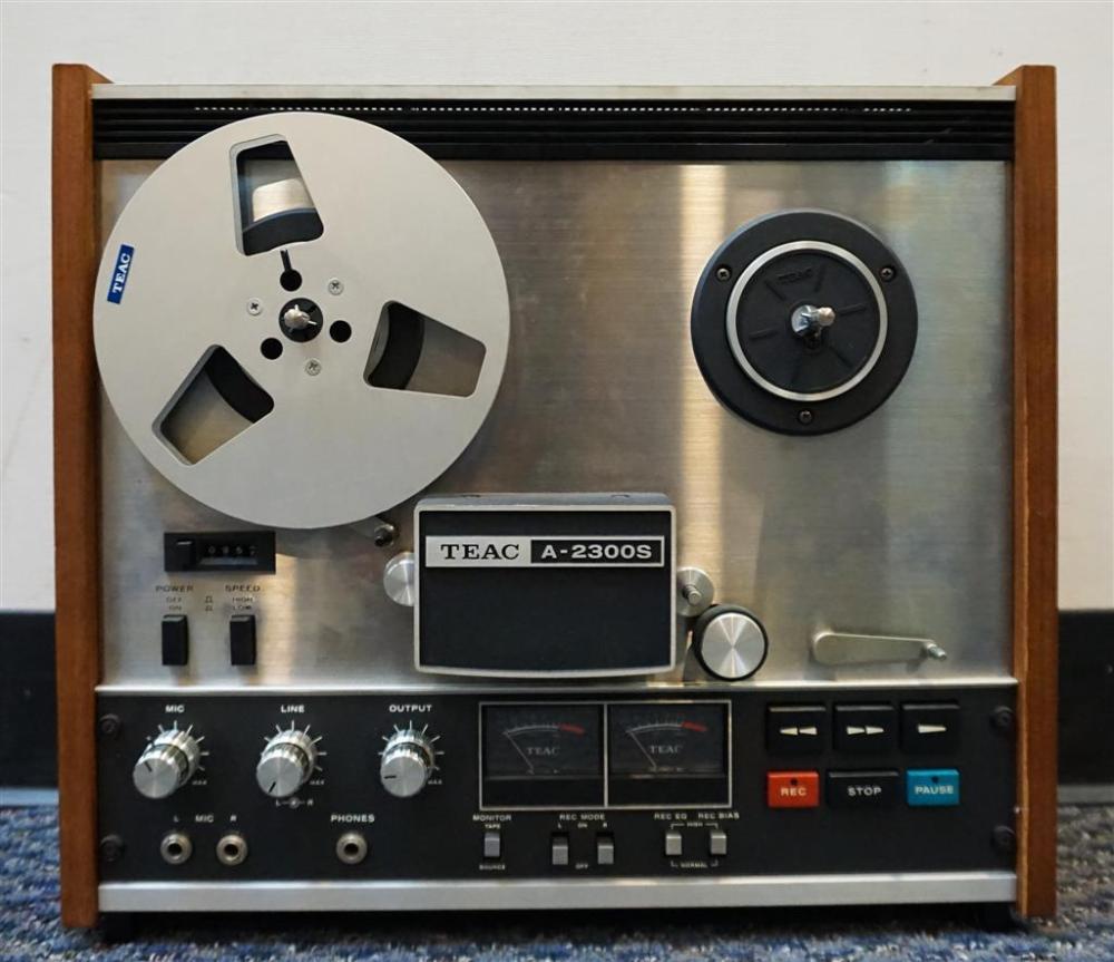 TEAC REEL-TO-REEL TAPE PLAYERTeac